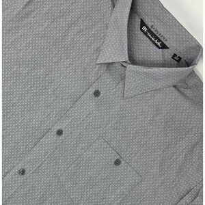 Travis Mathew Button Up Short Sleeve Shirt Men's Size XL Gray Geometric AOP
